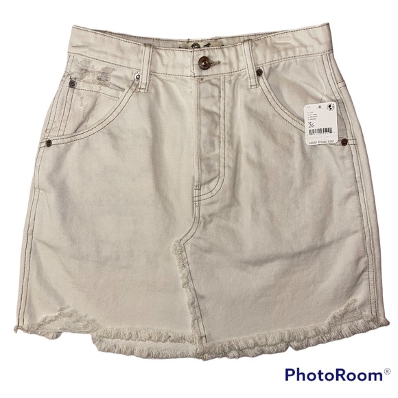 We the Free by Free People White Raw Hem Mid Rise Jean Mini Skirt - Picture 2 of 14